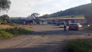 Na družstve pri Humennom vypukol obrovský požiar. Objekt patrí talianskej rodine Rodovcov