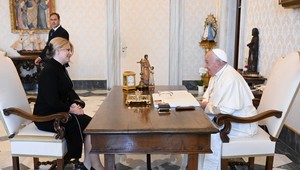 Pápež František prijal prezidentku Čaputovú vo Vatikáne. Ľuďom odkázal, aby medzi sebou hľadali pokoj