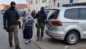 NAKA: Na známych uliciach zadržali viacero podozrivých