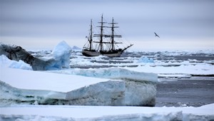 Na 100-ročnej plachetnici k Antarktíde. Martin Navrátil dva mesiace cestoval v čase