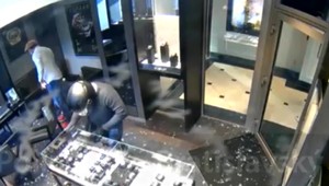 Za megalúpežou hodiniek v hodnote 350-tisíc eur bol občan z Chorvátska. Hrozí mu doživotie