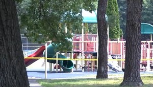 Na detskom ihrisku našli vyliatu kyselinu. Niekoľko detí utrpelo popáleniny