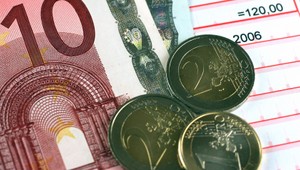 Platy úradníkov stúpnu o 16 eur, štát dá na to 90 miliónov