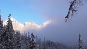 Meteorológovia vydali výstrahu pre tri okresy. Pozor na silný vietor