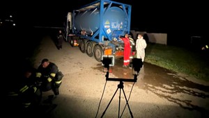 Hrozba katastrofy pri Trnave: Z cisterny vytiekli stovky litrov nebezpečných chemikálií