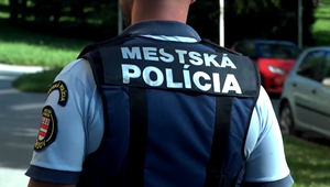 Bratislavská škola dostala výhražný bombový email. Polícia prehľadáva viaceré školy