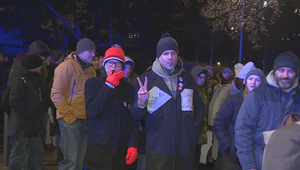 Protest v Bratislave: Ľudia pochodovali k parlamentu proti rušeniu úradu pre oznamovateľov