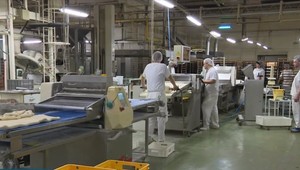 Na príplatky za prácu cez víkend a sviatky doplatia spotrebitelia. Pekári už avizujú zvýšenie cien