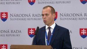 Neznáma osoba komunikuje e-mailom v mene Guspana, žiada peniaze