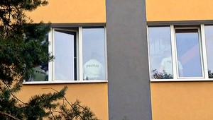 Dôchodca zabil svoju ženu, potom si zašiel kúpiť víno