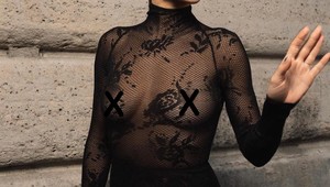 Hviezdna speváčka spôsobila škandál! Pod čipku si nedala nič a ukázala všetko!