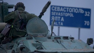 Ruské jednotky obsadzujú Krym, vzdušný priestor uzavreli