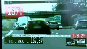 Na diaľnici chytali cestných pirátov. Obaja pred jazdou pili