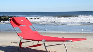 Po bitke o plážový uterák, do ktorej sa zapojilo 40 ľudí, skončil 35-ročný muž v kritickom stave