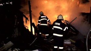 Nočný požiar v osade