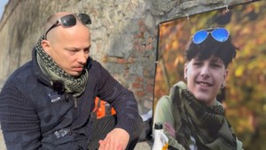 Protest otca, ktorý prišiel o syna. Od poslancov chce, aby začali riešiť problém šikany