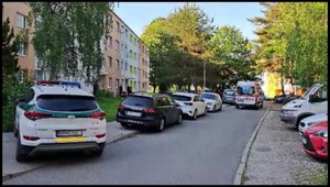 Šťastie v nešťastí: Len 3-ročný chlapec prežil pád zo 4. poschodia