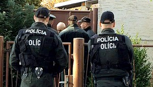 Peťku (4) chce babka, aj matka. Museli zasahovať policajti