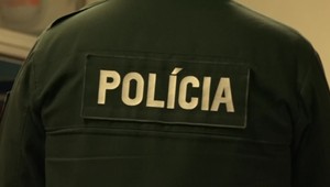 Bitky, ponižovanie a škrtenie. Mladú ženu mal brutálne týrať jej partner