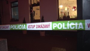 Otrasný nález v kaviarni: Ženu našli na toalete s desiatkami bodných rán