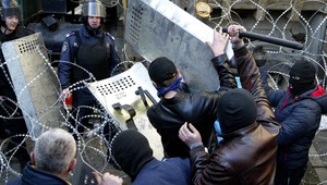 Útok na sídlo gubernátora! V Donecku vybuchujú granáty