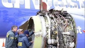 Lietadlu vybuchol motor, matku dvoch detí vytiahol podtlak cez okienko. Neprežila