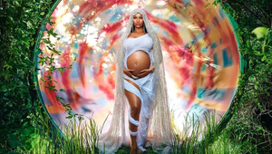 Kontroverzná hviezda dlho tajila tehotenstvo! Oznámila ho dráždivými fotkami!