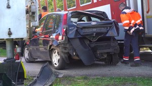 Zrážka vlaku s osobným autom v Obišovciach: Na mieste zasahovali hasiči