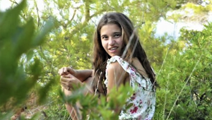 Jej  hviezdny otec spáchal samovraždu, mama aj sestra sa predávkovali! Ona sa rozhodla spievať