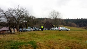 Otec (†56) zabil manželku (†52) a syna (†14). Použil sekeru