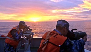 Boj s časom, stratené lietadlo musia nájsť do týždňa