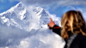 Výrazne sa sprísnili podmienky pre získanie povolenia na výstup na Everest