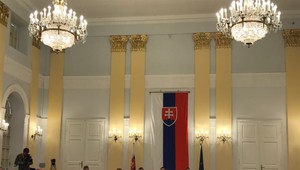 Začalo sa vypočúvanie 29 kandidátov na Ústavný súd. Viacerí z nich sa nedostavili