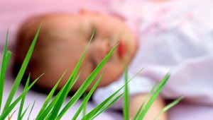 Rodine z Nórska ukázali dcéru na polhodinu, nemohli ju ani prebaliť