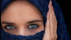 Zahaľovanie tváre zakázalo šesť európskych krajín. Problémy riešia už aj Česi