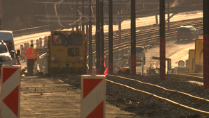 Čakanie na električku sa predlžuje. V spustení trate nám bráni istý podnikateľ, tvrdí vedenie mesta