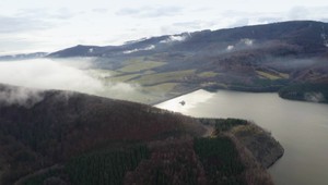 Protest proti elektrárni Málinec: Ľudia pochodujú Podpoľaním, žiadajú férové rozhodnutie