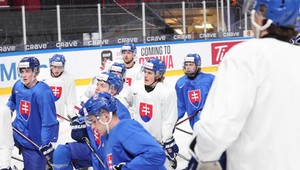 Spať šli na Silvestra o pol jedenástej. Hokejistov čaká duel o všetko proti Fínom