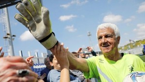 Uhádnite, koľko rokov má najstarší profesionálne hrajúci futbalista