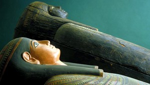 Vedci otvorili sarkofág. Takto vyzerajú prsty 2 500 rokov starej múmie