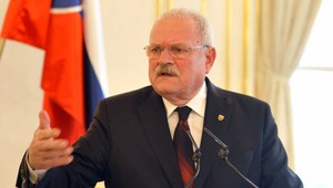 Gašparovič mal podmienku, tú splnila nominantka od Kaliňáka