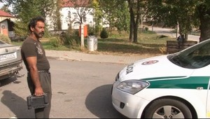 Róm sa po dedine prechádzal s granátom pod pazuchou!