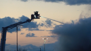 Košičanov vystrašil hustý čierny dym. Požiar v spaľovni si vyžiadal hodiny zásahu