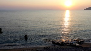 V bare v obľúbenej destinácii sa strieľalo. Traja ľudia sa zranili, jeden je v kritickom stave