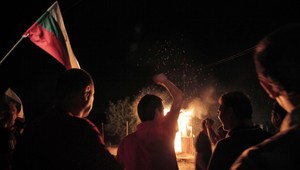 VIDEO: Cigánskemu kráľovi podpálili autá aj domy