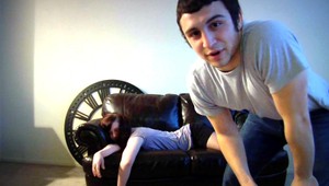 VIDEO. Takto reagovala istá študentka na prípady znásilnení