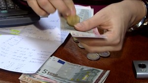 Slováci stále zarábajú menej na dôchodok. Zisťovali sme, prečo je to tak