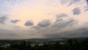 Horúčavy strieda ochladenie! Bratislavu zasiahol silný vietor