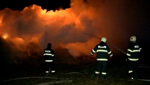 Rozsiahly požiar pri Jarovniciach. Poľnohospodári rátajú škody