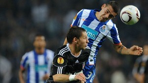 FC Porto, Stuttgart a Zenit do ďalšej fázy, Gerrardov hetrik